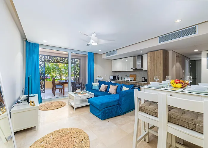 Modern With Great Pool & Access *
