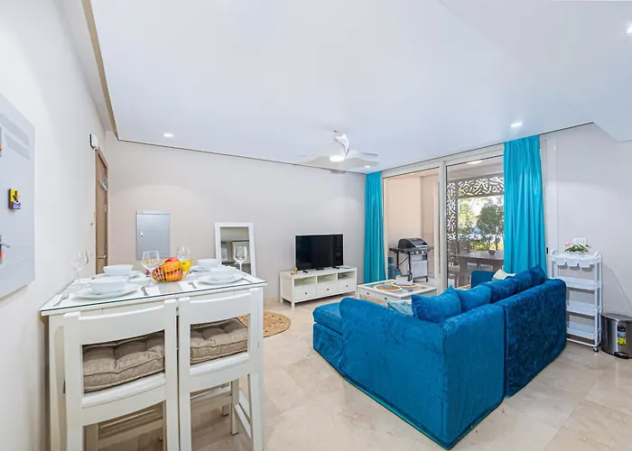 Apartment Modern With Great Pool & Access